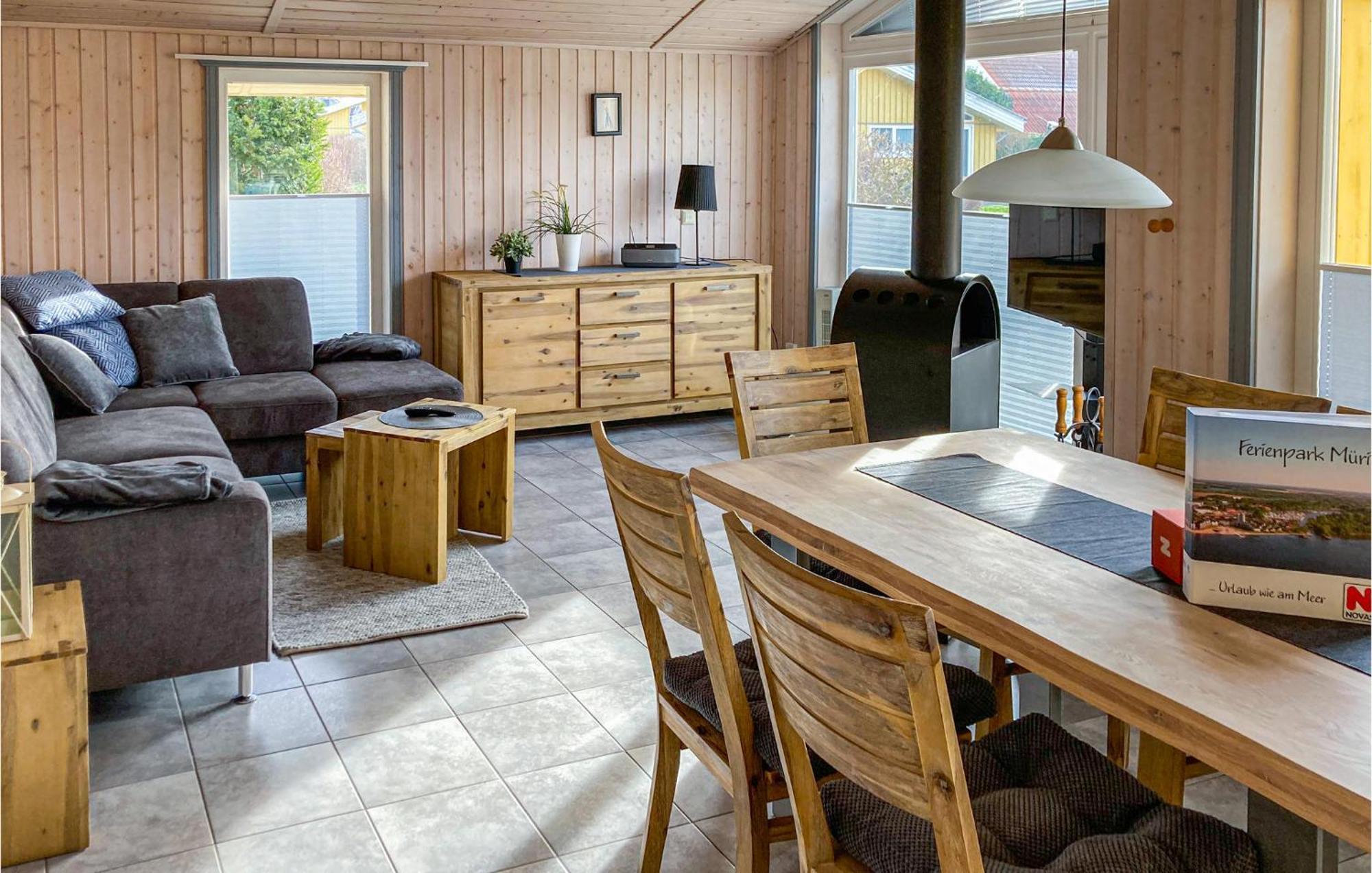 2 Bedroom Nice Home In Rechlin Esterno foto