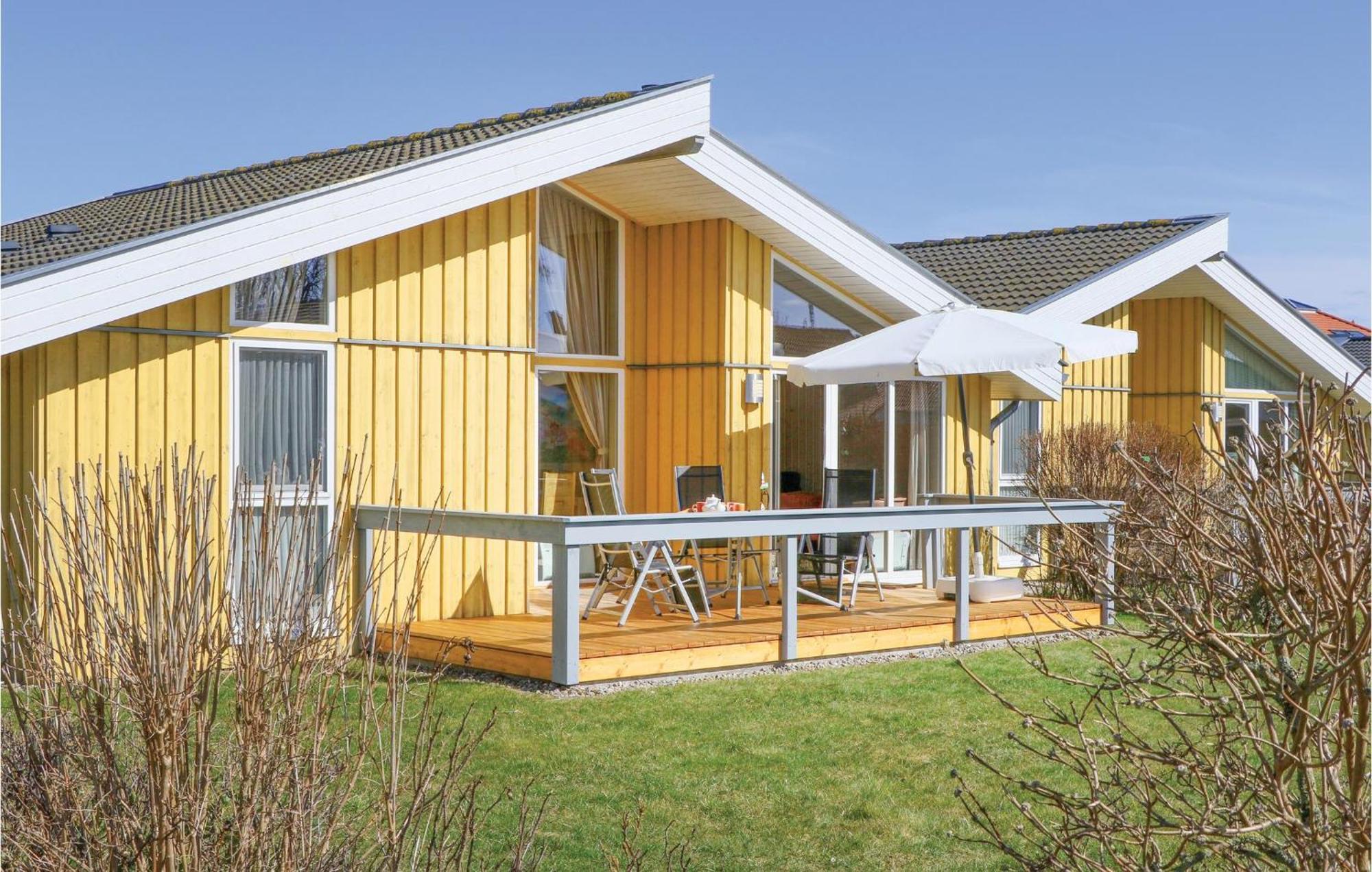 2 Bedroom Nice Home In Rechlin Esterno foto